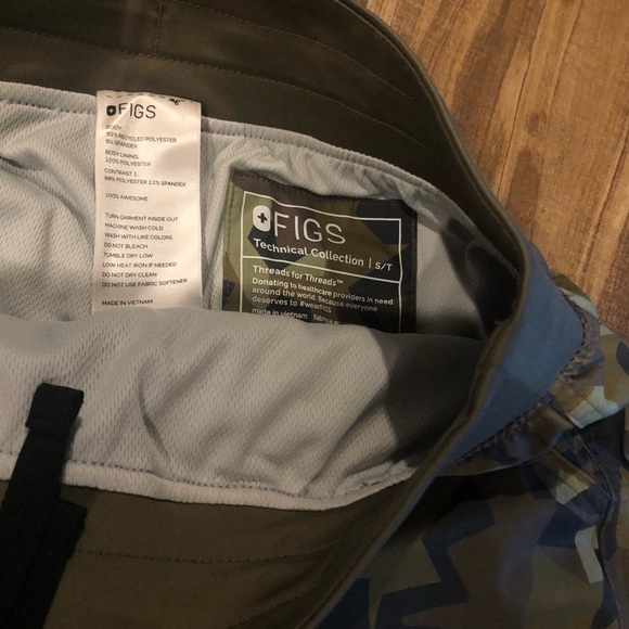 NWOT Figs camouflage set technical collection. - Picture 7 of 9